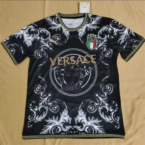 maglia italia versace nera|MAGLIA ITALIA SPECIAL EDITION VERSACE 2022/23.